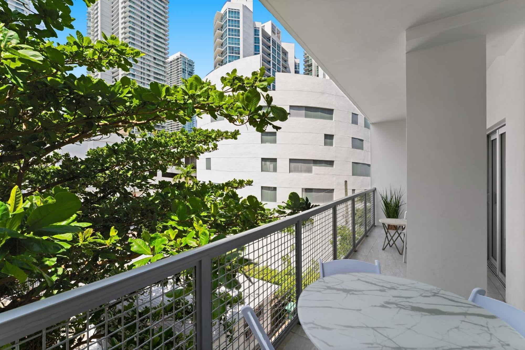 Modern Apartment In Edgewater Miami Rum bild