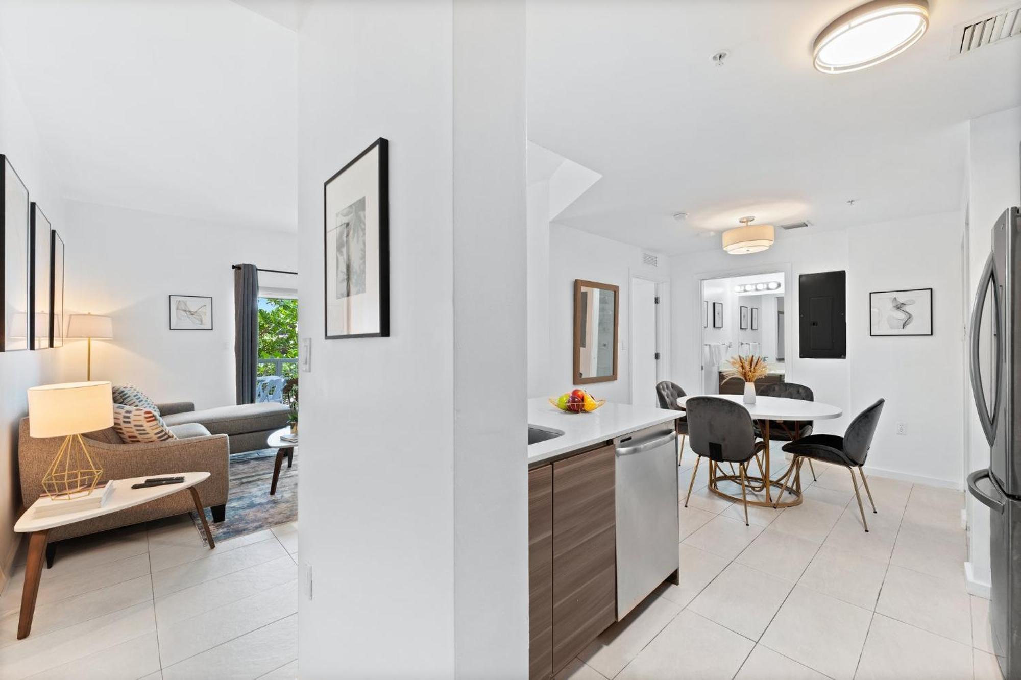 Modern Apartment In Edgewater Miami Rum bild