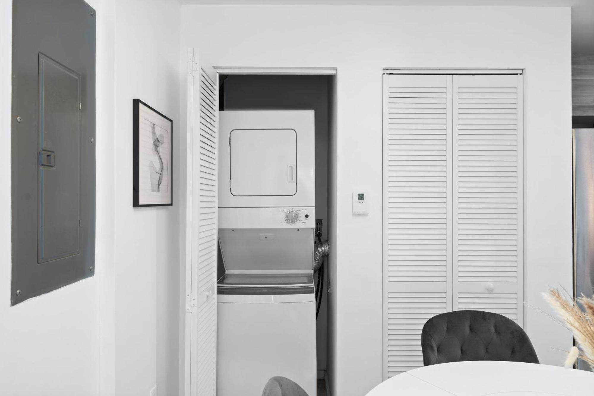 Modern Apartment In Edgewater Miami Rum bild