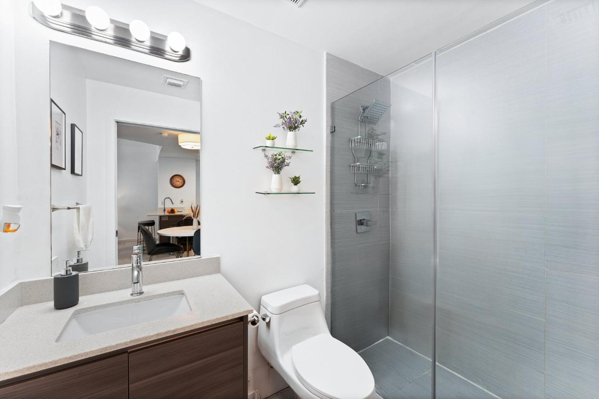 Modern Apartment In Edgewater Miami Rum bild