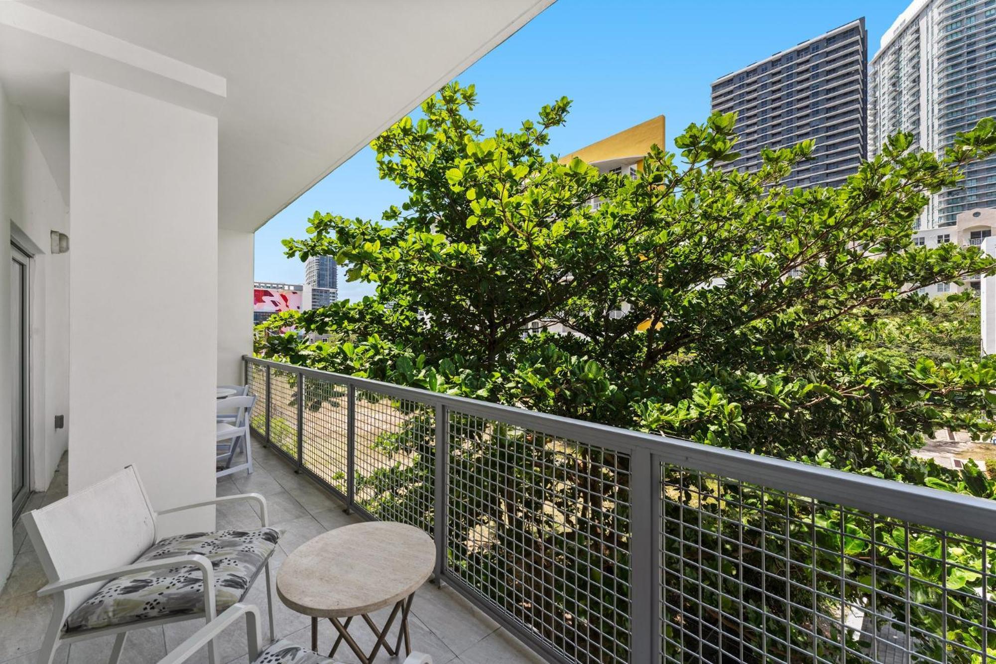 Modern Apartment In Edgewater Miami Rum bild
